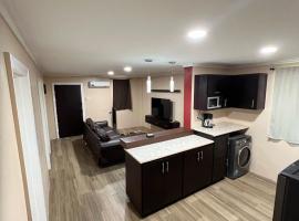 Cozy Two Bedroom Apartment，位于乔治敦的酒店