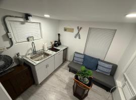 Seabreeze Retreat Cottage- Overlook，位于兰塔纳的酒店