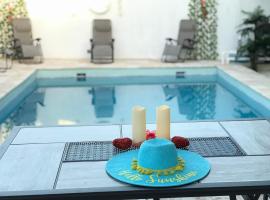Villa Campo Mar Amazing Pool Beach 7 Minutes Drive，位于Tierras Nuevas Poniente的酒店