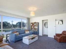 The Beach Base - Paraparaumu Holiday Home