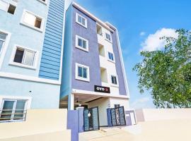 SPOT ON SRI Sri LUCKY HOTEL，位于Ibrāhīmpatan的酒店