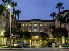 Top Floor Executive in Marina