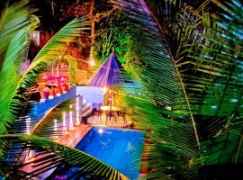 Misty pool villa，位于Anachal的酒店