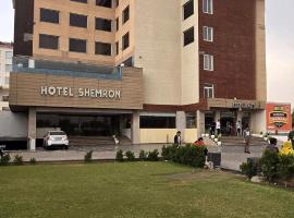 Hotel Shemron，位于Gugal Kota的酒店