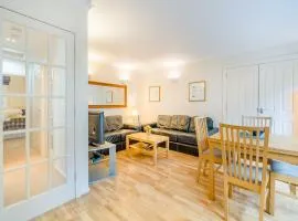 Burnside West Cottage- Uk39596