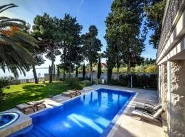 Exclusive Seafront Villa 5 Bedrooms Villa Mestro Outdoor Pool