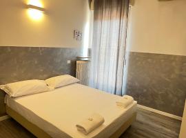 BERGAMO AIRPORT ROOMS Self check-in，位于贝加莫的酒店