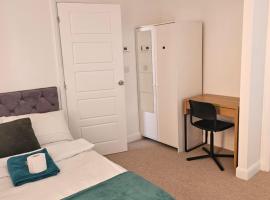 Cosy Ensuite Doubleroom with Private Toilet and Bathroom in central Dartford，位于达特福德的酒店