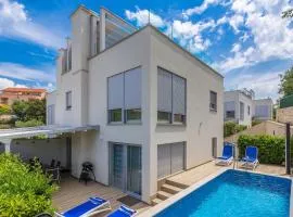 Cozy Home In Malinska