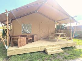Vakantiepark Klein Strand - Glamping 4p，位于亚贝克的酒店