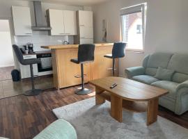 Helle Ferienwohnung mit Balkon，位于伊策霍的酒店