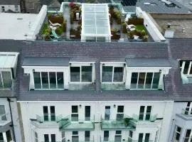 Earls Harbour Luxury Apartments