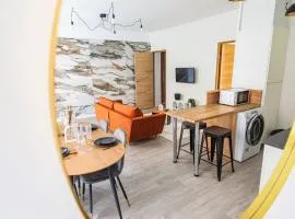 L'Étape - Center - Cathedral