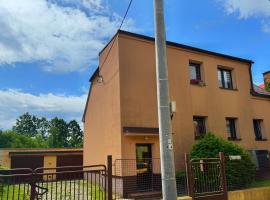 Apartmán s parkováním，位于Hrabŭvka的酒店