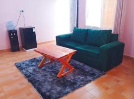 AlRosa is the place to be，位于Makindu的带停车场的酒店