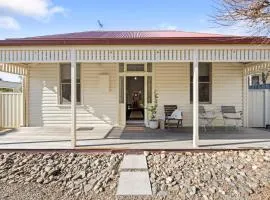 The Parade - Mansfield - Sleeps 8