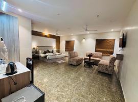 Hotel HVH Kashi Vishwanath - 400m from Kashi Vishwanath Temple and Ganga Aarti Ghat，位于瓦拉纳西的酒店
