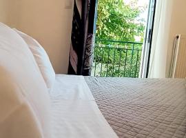 Sofia's Home 9min. Athens Airport，位于阿特米达的酒店