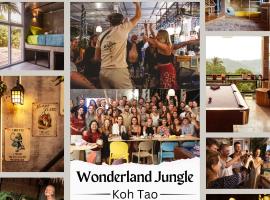 Wonderland Jungle Hostel，位于涛岛的宠物友好酒店