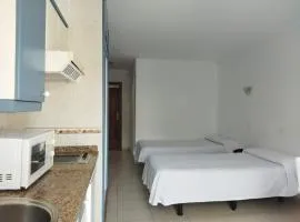 Estudio con vista a la piscina muy buena ubicacion
