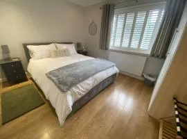 Sun Terrace Lodge Weybridge