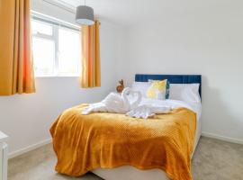 Tiger House Stevenage 5 Bed 4 Bath Group Bookings，位于斯蒂夫尼奇的酒店