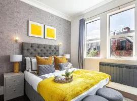 Spacious High End 3-Bedroom Apartment Sleeps 6