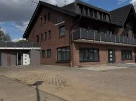 T&K Apartments - Wegberg - 4-7 room Apartments - private parking - WIFI - Fully equipped kitchen