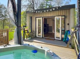 Squirrels Lodge，位于南莫尔顿的山林小屋