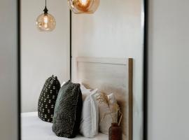 Lighthouse Guesthouse & Cafe，位于格罗布勒斯达尔的酒店