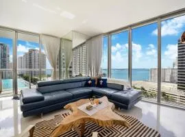Sublime Ocean & Pool View Unit At Icon Brickell