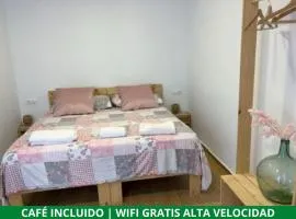 ALZIRA BONITA Apto con terraza y cama balinesa les barraques