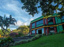 Lake Arenal Hotel, Brewery & Farm，位于Tilarán的酒店