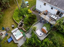 Hideaway Hot Tub Sunna Lake Kayaks Pool，位于布什基尔的酒店