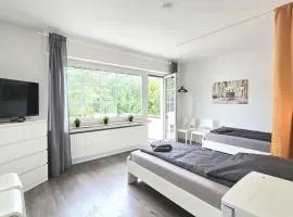Modern 6-Bedroom Apartment with Rooftop Terrace, free Wi-Fi and Parking- MND01