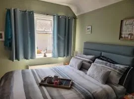 Felixstowe room and glamping let