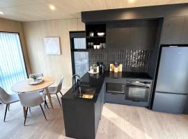 Vibrant Frankton Villa，位于皇后镇的酒店