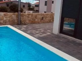 Villa Villela Mandre - The Ideal Luxury Coastal Family Paradice with Private Pool & Seaview