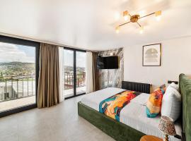 PREMIUM APARTMENTS WITH TERRACE IN OLD TBiLISI，位于第比利斯的自助式住宿