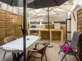 1 Bedroom Stunning Apartment In Cres