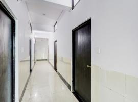 Hotel O SRV Palace，位于Hasanganj的酒店