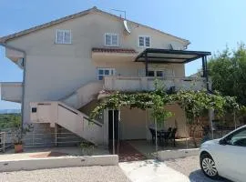 Apartments with parking spaces Lun, Pag - 24796