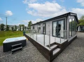 Paddock Lodges Deluxe 3 Bed Chalet