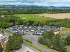 Paddock Lodges Executive 4 Bed Villa