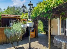 Agréable Studio Proche Du Lac，位于萨泽克斯的酒店