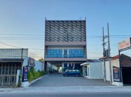 Front One Hotel Gombong，位于Gombong的酒店