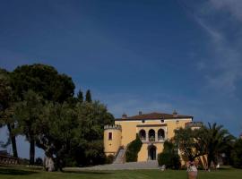Castello di Serragiumenta，位于Firmo的豪华帐篷营地