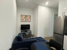 Calm & Cozy Private Suite