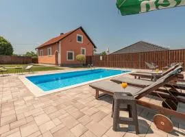 Beautiful Home In Otocac