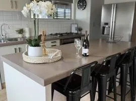 Relax at Jollie-Cozy 3-Bedroom Hydro Home, Central Twizel